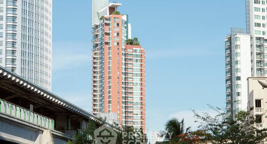 For rent 3 bedrooms condo in Khlong Toei, Bangkok
