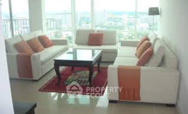 For rent 3 bedrooms condo in Khlong Toei, Bangkok