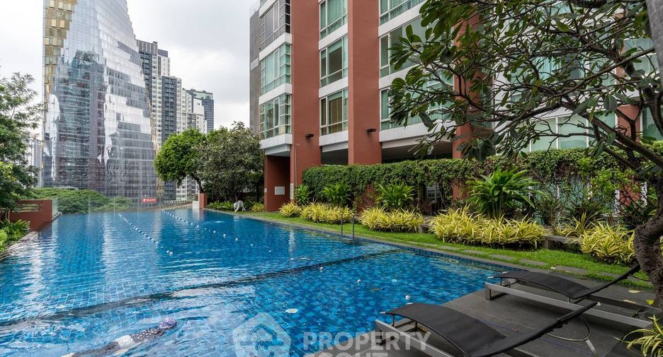 For rent 3 bedrooms condo in Khlong Toei, Bangkok