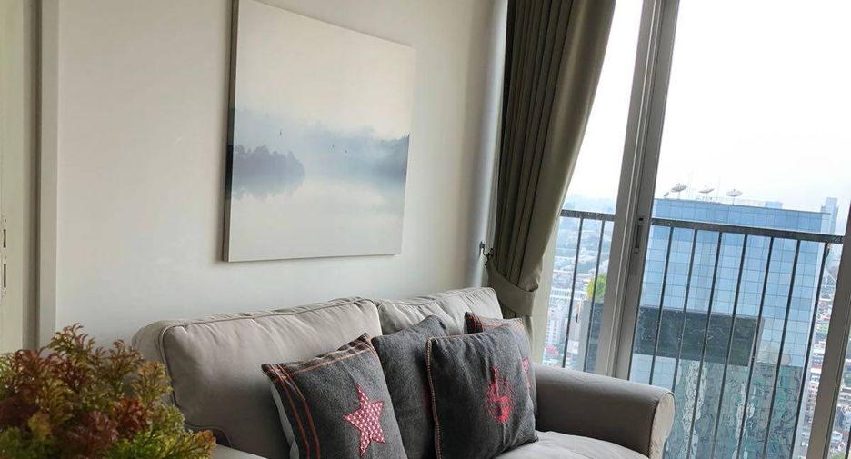 For sale 2 bedrooms condo in Huai Khwang, Bangkok