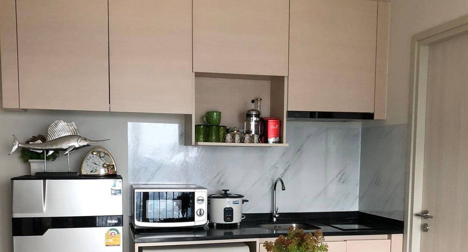 For sale 2 bedrooms condo in Huai Khwang, Bangkok
