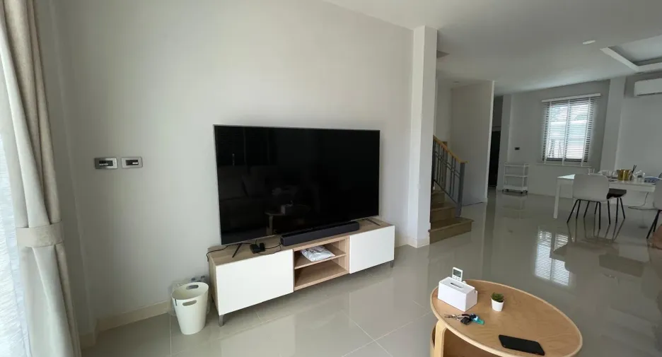For rent 3 bedrooms villa in East Pattaya, Pattaya