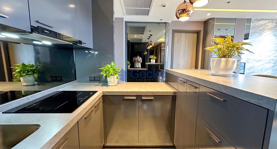 For rent 3 bedrooms condo in Central Pattaya, Pattaya
