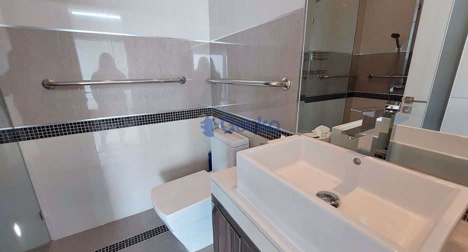 For rent 2 bedrooms condo in North Pattaya, Pattaya
