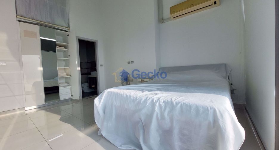 For rent 2 bedrooms condo in North Pattaya, Pattaya