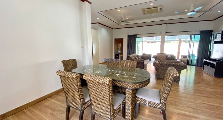 À louer 3 chambres maison à Sattahip, Chonburi