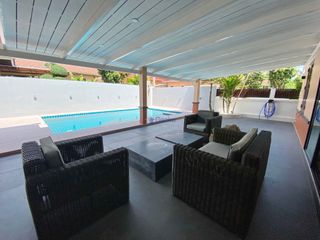 Casa en alquiler de 3 habitaciones en Bang Saray, Pattaya