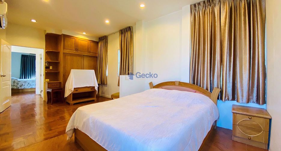 For sale 4 bedrooms house in Jomtien, Pattaya