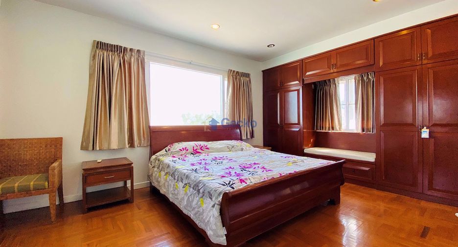 For sale 4 bedrooms house in Jomtien, Pattaya