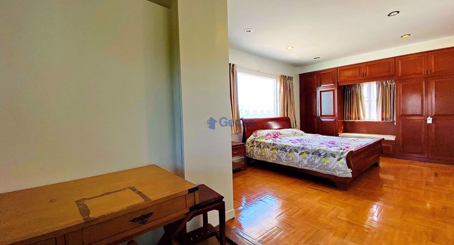 For sale 4 bedrooms house in Jomtien, Pattaya
