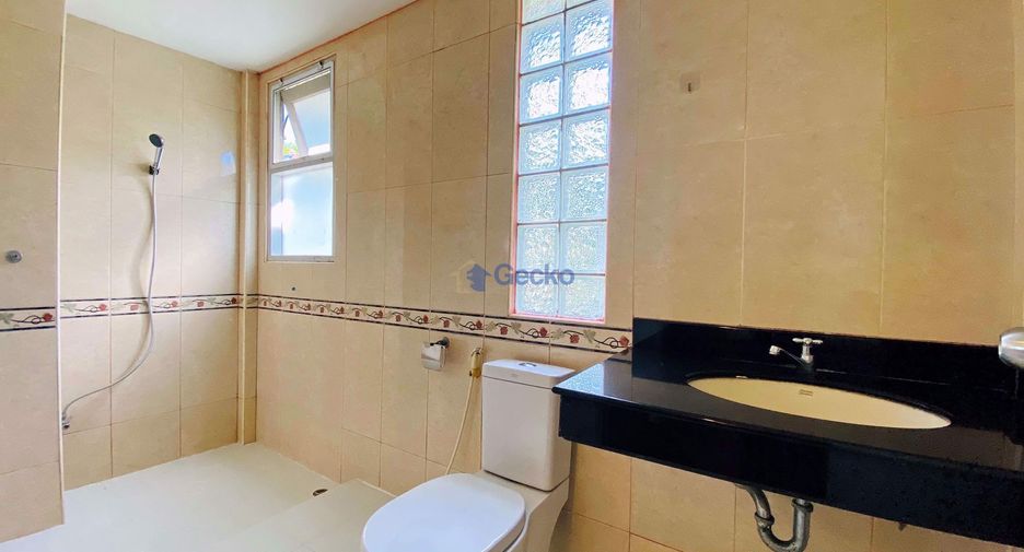 For sale 4 bedrooms house in Jomtien, Pattaya