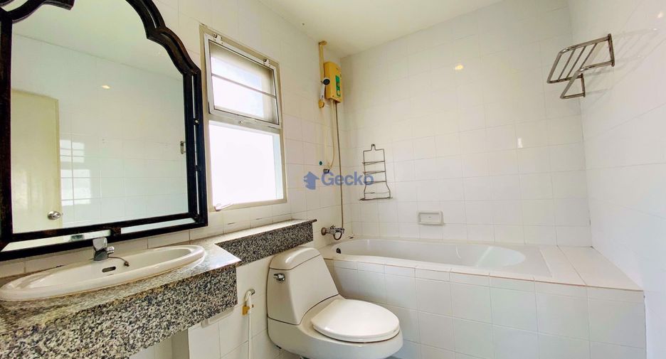 For sale 4 bedrooms house in Jomtien, Pattaya