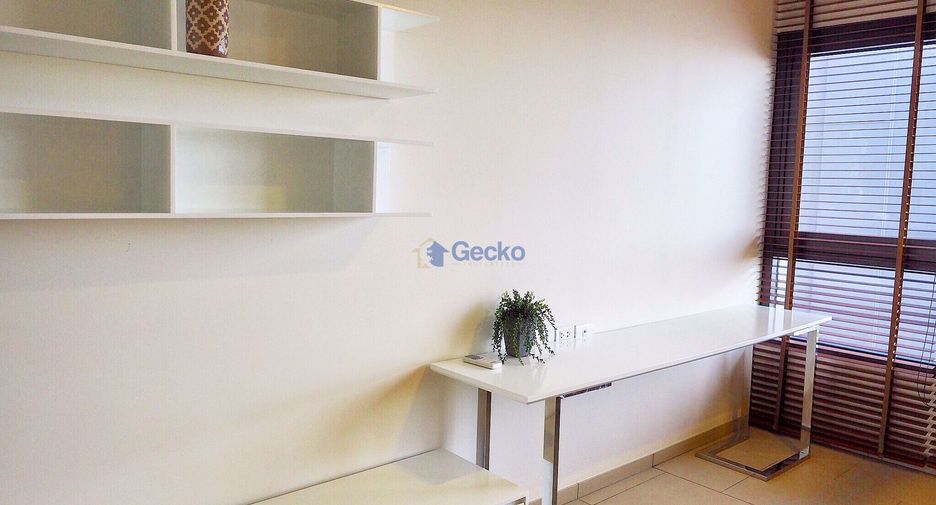 For rent 2 bedrooms condo in North Pattaya, Pattaya