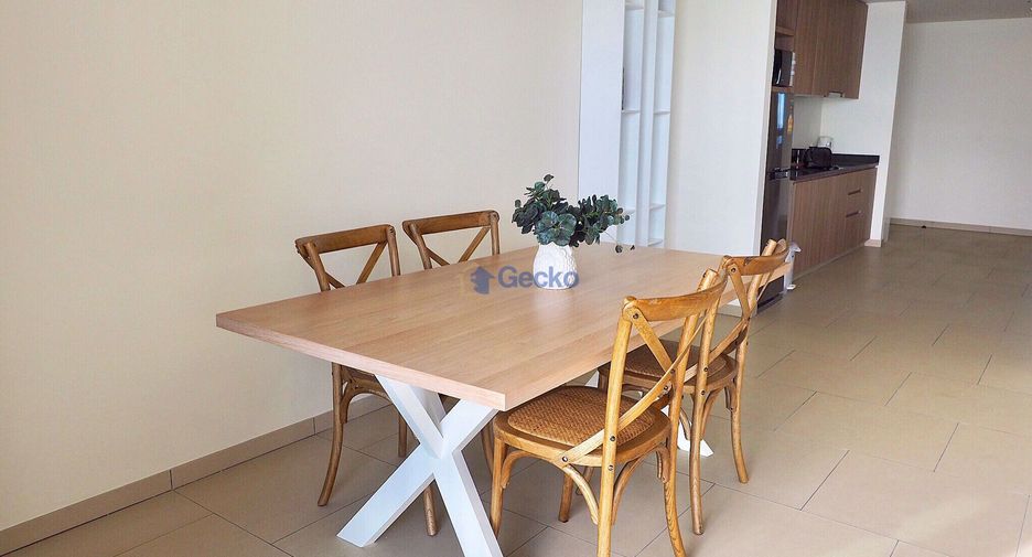 For rent 2 bedrooms condo in North Pattaya, Pattaya