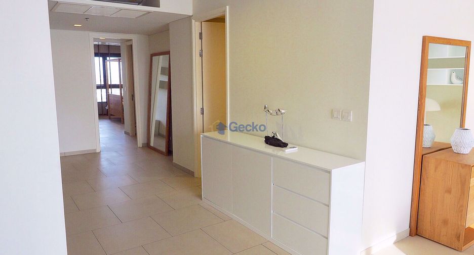 For rent 2 bedrooms condo in North Pattaya, Pattaya