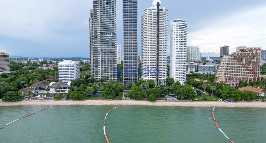 For rent 2 bedrooms condo in North Pattaya, Pattaya