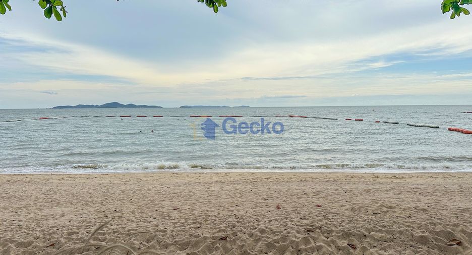 For rent 2 bedrooms condo in North Pattaya, Pattaya