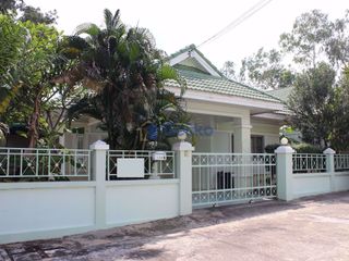 À louer 2 chambres maison à Bang Lamung, Chonburi