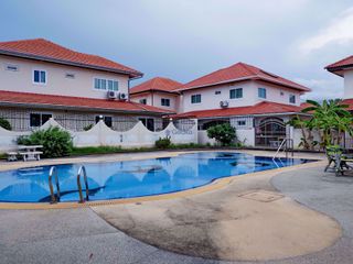 À louer 5 chambres maison à Bang Lamung, Chonburi