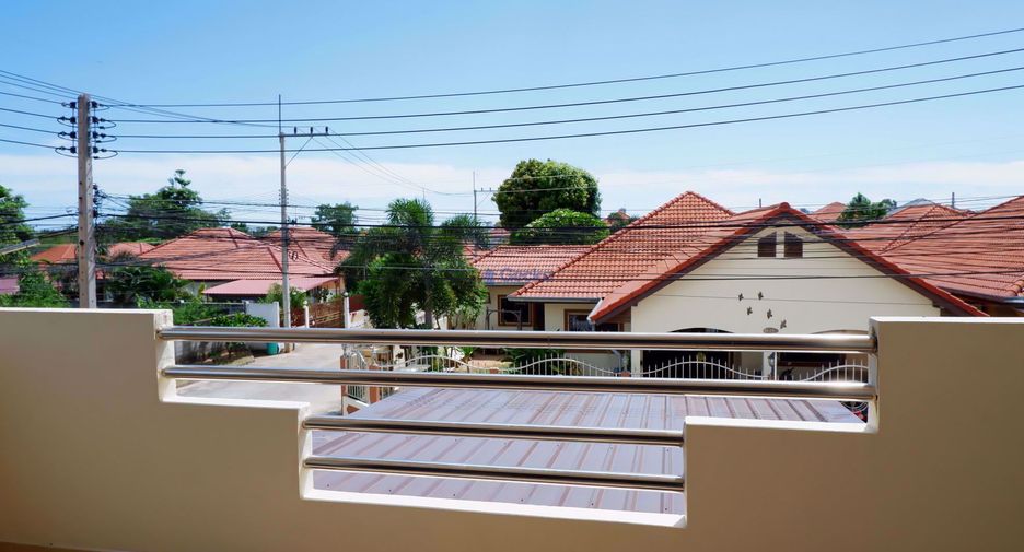 For rent 5 bedrooms house in East Pattaya, Pattaya