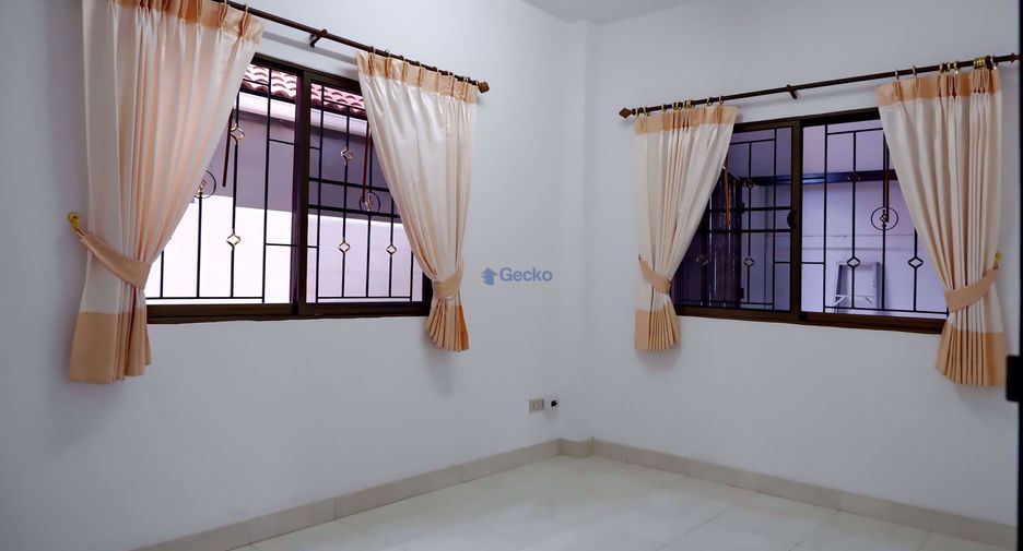 For rent 5 bedrooms house in East Pattaya, Pattaya