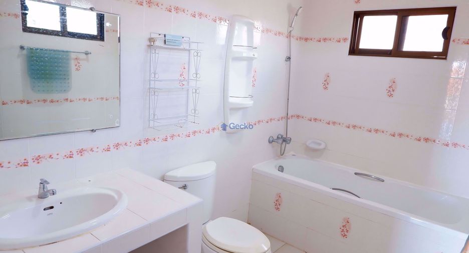 For rent 5 bedrooms house in East Pattaya, Pattaya