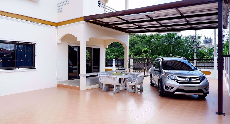 For rent 5 bedrooms house in East Pattaya, Pattaya