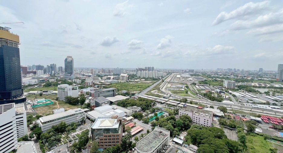 出售 3 卧室 公寓 在 Huai Khwang, 曼谷