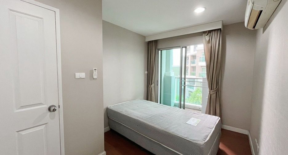 For sale 2 bedrooms condo in Huai Khwang, Bangkok
