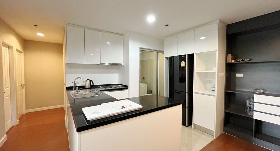For sale 2 bedrooms condo in Huai Khwang, Bangkok