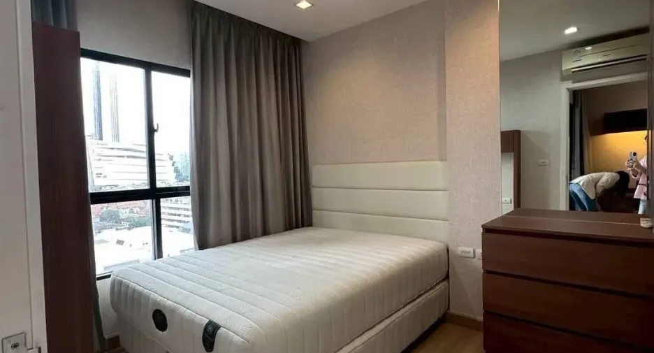 À louer 1 chambre condo à Khlong San, Bangkok