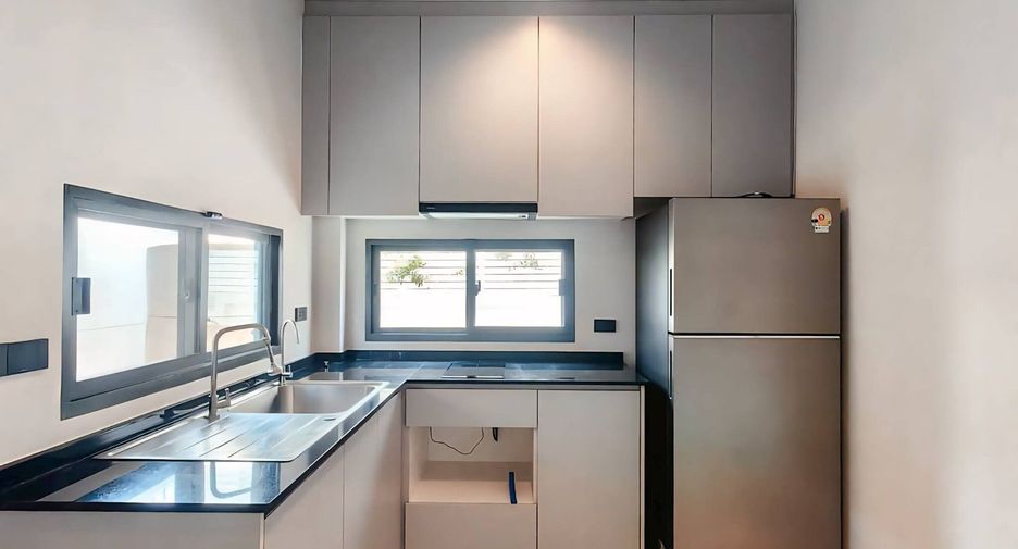 For sale and for rent 4 bedrooms house in Bang Phli, Samut Prakan