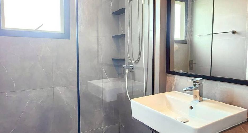 For sale and for rent 4 bedrooms house in Bang Phli, Samut Prakan