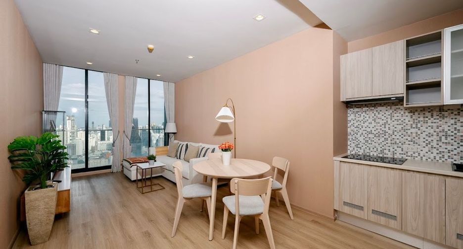 For rent 2 bedrooms condo in Pathum Wan, Bangkok