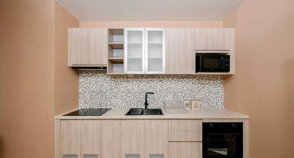 For rent 2 bedrooms condo in Pathum Wan, Bangkok
