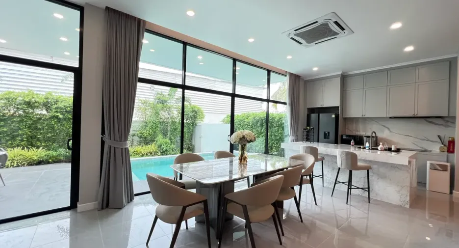 For rent 4 bedrooms house in Huay Yai, Pattaya
