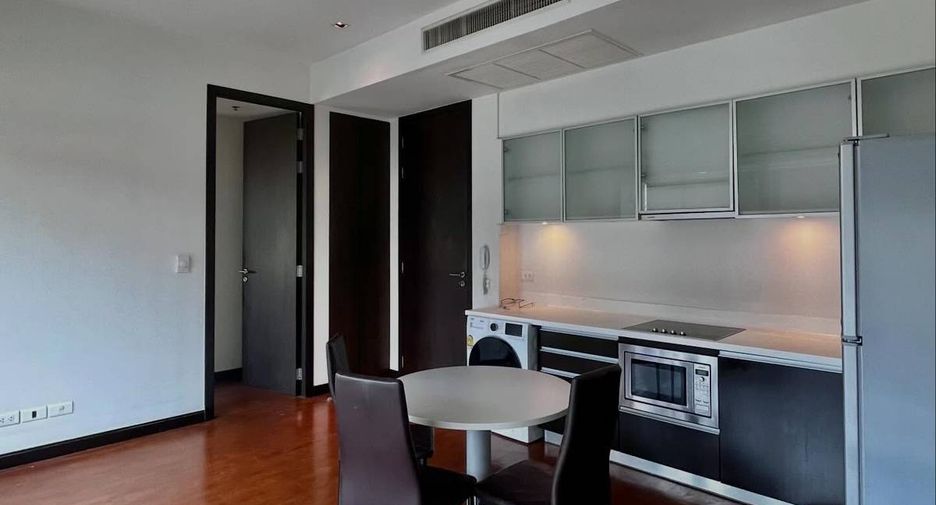 For sale 2 bedrooms condo in Yan Nawa, Bangkok