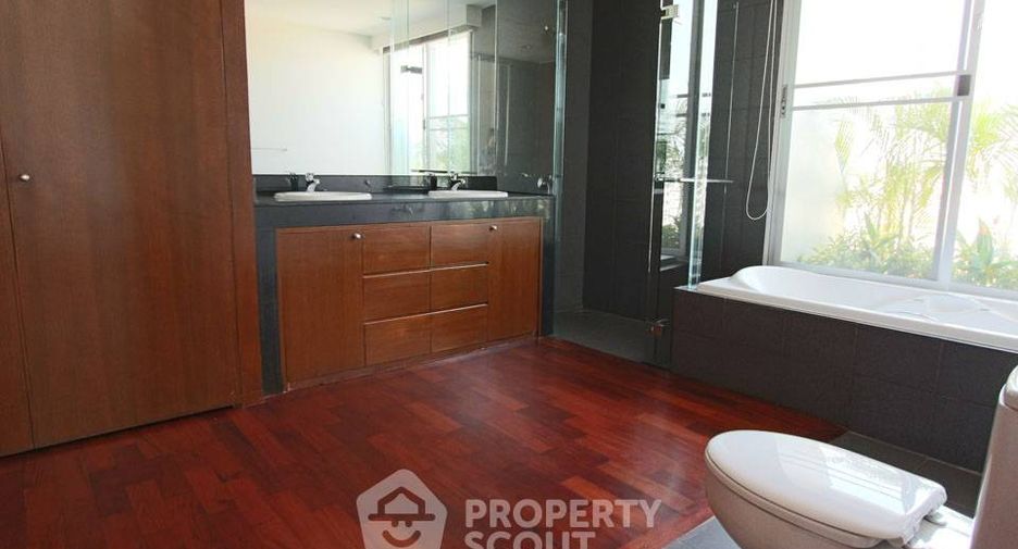 À louer 4 chambres appartement à Sathon, Bangkok
