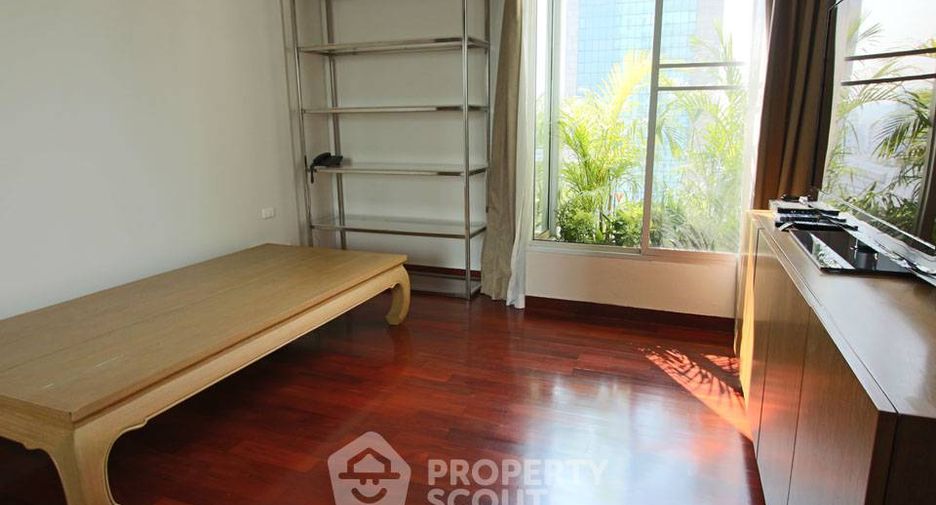À louer 4 chambres appartement à Sathon, Bangkok