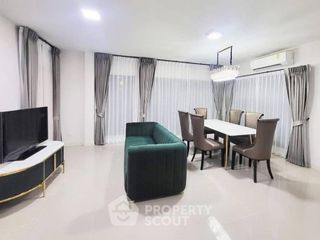 For rent 4 bedrooms townhouse in Bang Khen, Bangkok