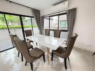 For rent 4 bedrooms townhouse in Bang Khen, Bangkok