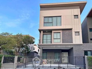 For rent 4 bedrooms townhouse in Bang Khen, Bangkok