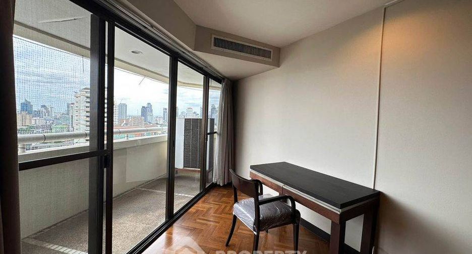 Condo en alquiler de 3 habitaciones en Khlong Toei, Bangkok