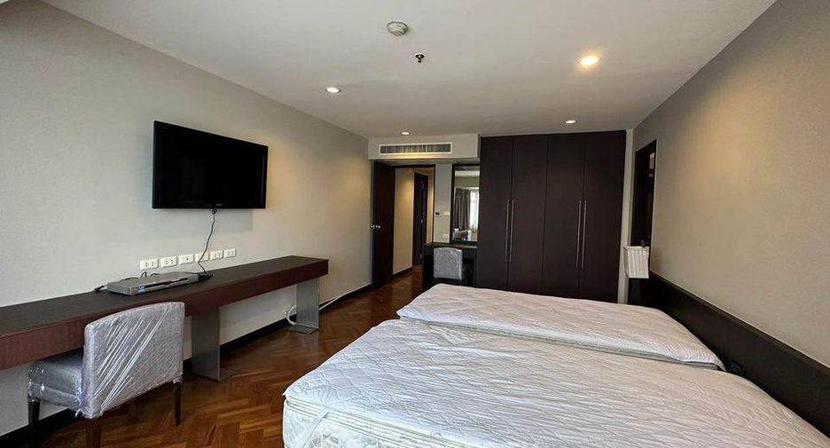 Condo en alquiler de 3 habitaciones en Khlong Toei, Bangkok
