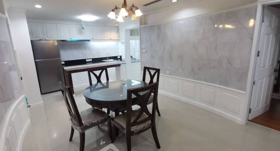 For rent 3 bedrooms condo in Yan Nawa, Bangkok