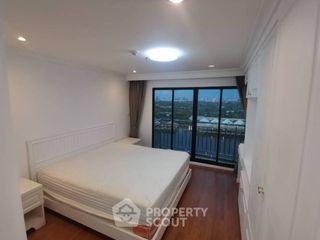 For rent 3 bedrooms condo in Yan Nawa, Bangkok