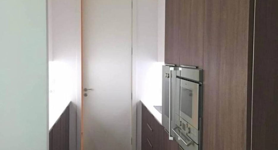 For rent 2 bedrooms condo in Pathum Wan, Bangkok