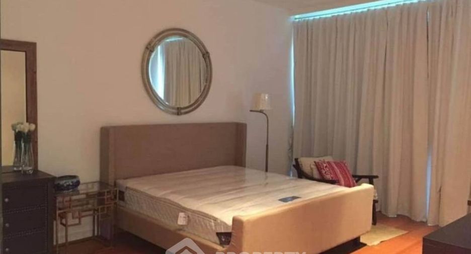 For rent 2 bedrooms condo in Pathum Wan, Bangkok