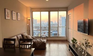 Condo en alquiler de 2 habitaciones en Huai Khwang, Bangkok