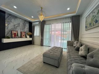 出售 3 卧室 联排别墅 在 Bang Lamung, Chon Buri